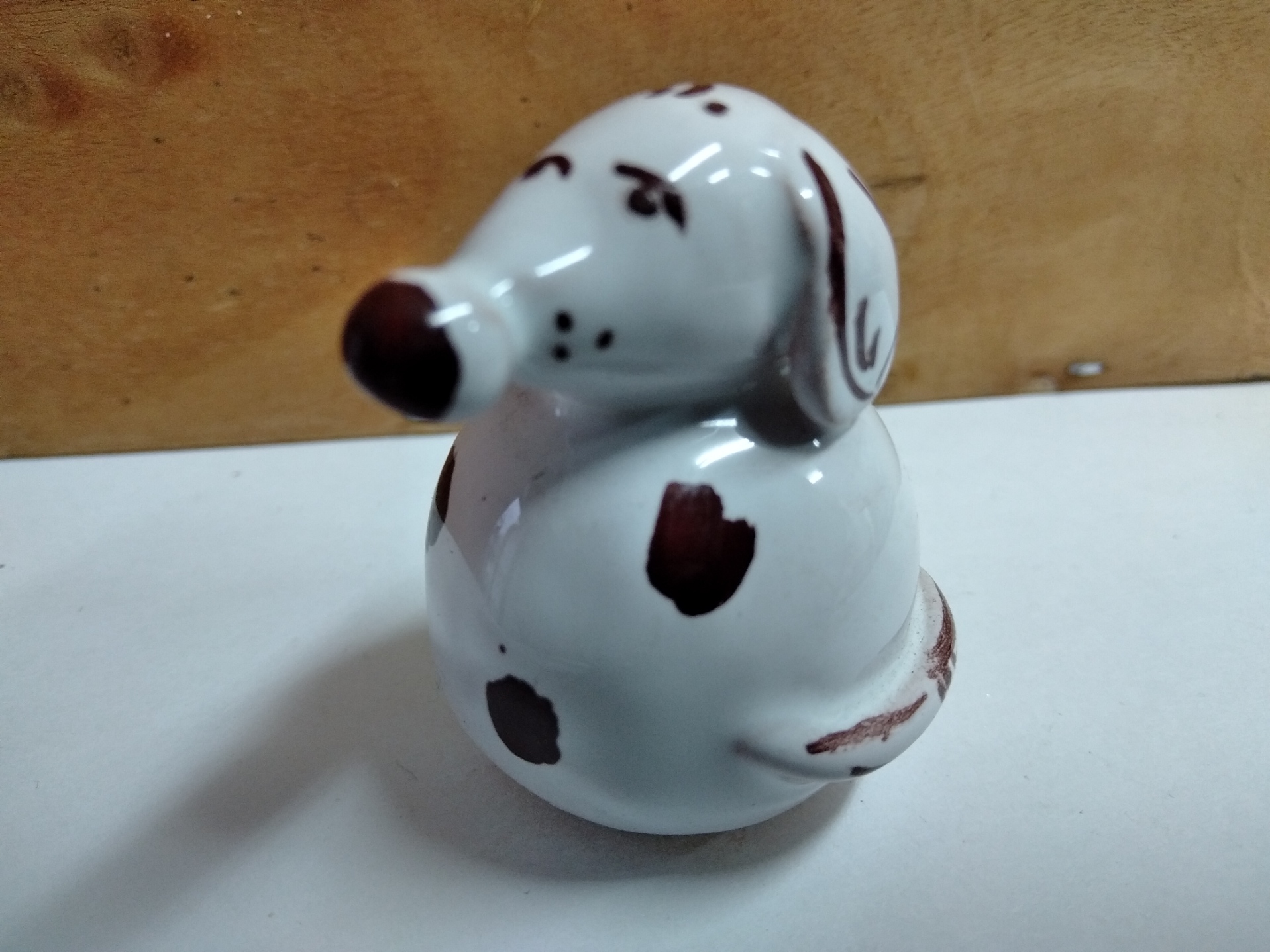 Pes stojící (keramika)